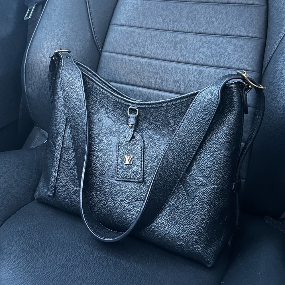 ✨Louis Vuitton Carryall PM✨